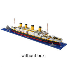 Load image into Gallery viewer, 1860 pcs Titanic Cruise Ship Model Boat DIY Assemble Building Diamond Blocks Model Classical Brick Toys Gift for Children Drop